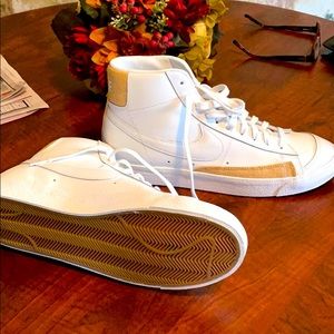 Men’s Nike sneaker blazer